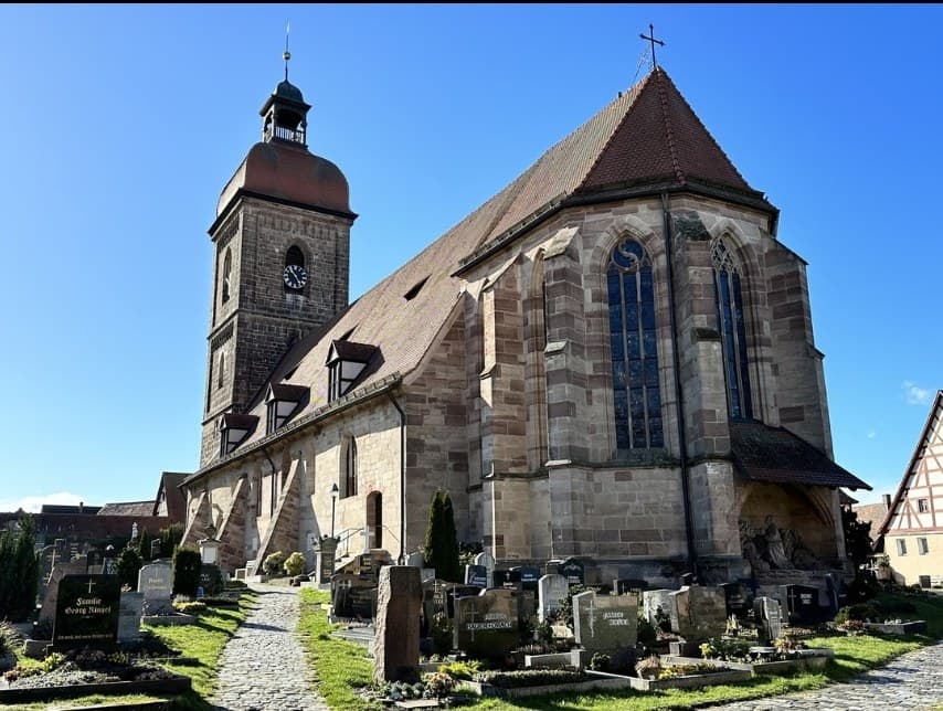 Ev.-Luth. Kirche Roßtal — Außenansicht